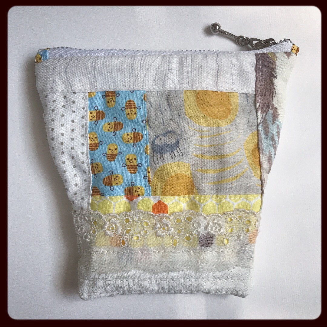 Small Little Dipper Zipper Bag | cute quilted CUSTOM MADE pouch | modern fabric makeup holder | stitching supply zipperbag | gift for mom