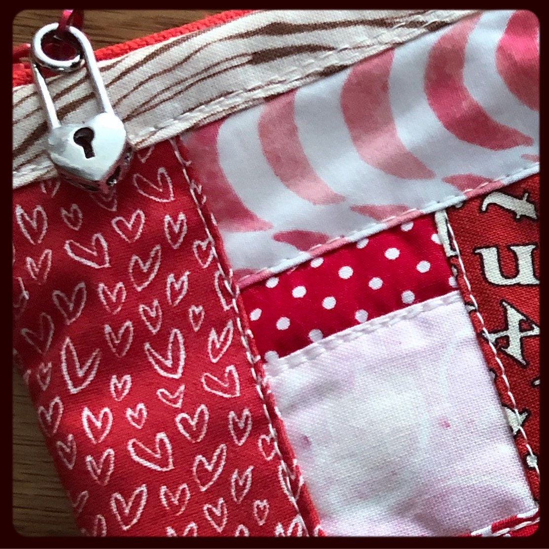 Small Little Dipper Zipper Bag | cute quilted CUSTOM MADE pouch | modern fabric makeup holder | stitching supply zipperbag | gift for mom
