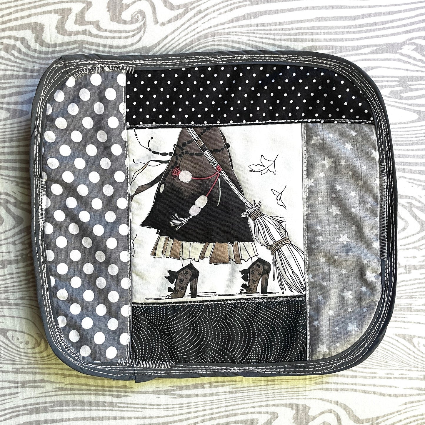 Harvest Hot Pad with insul-fleece lining to protect your table / counters from burns | insulated patchwork hotpad