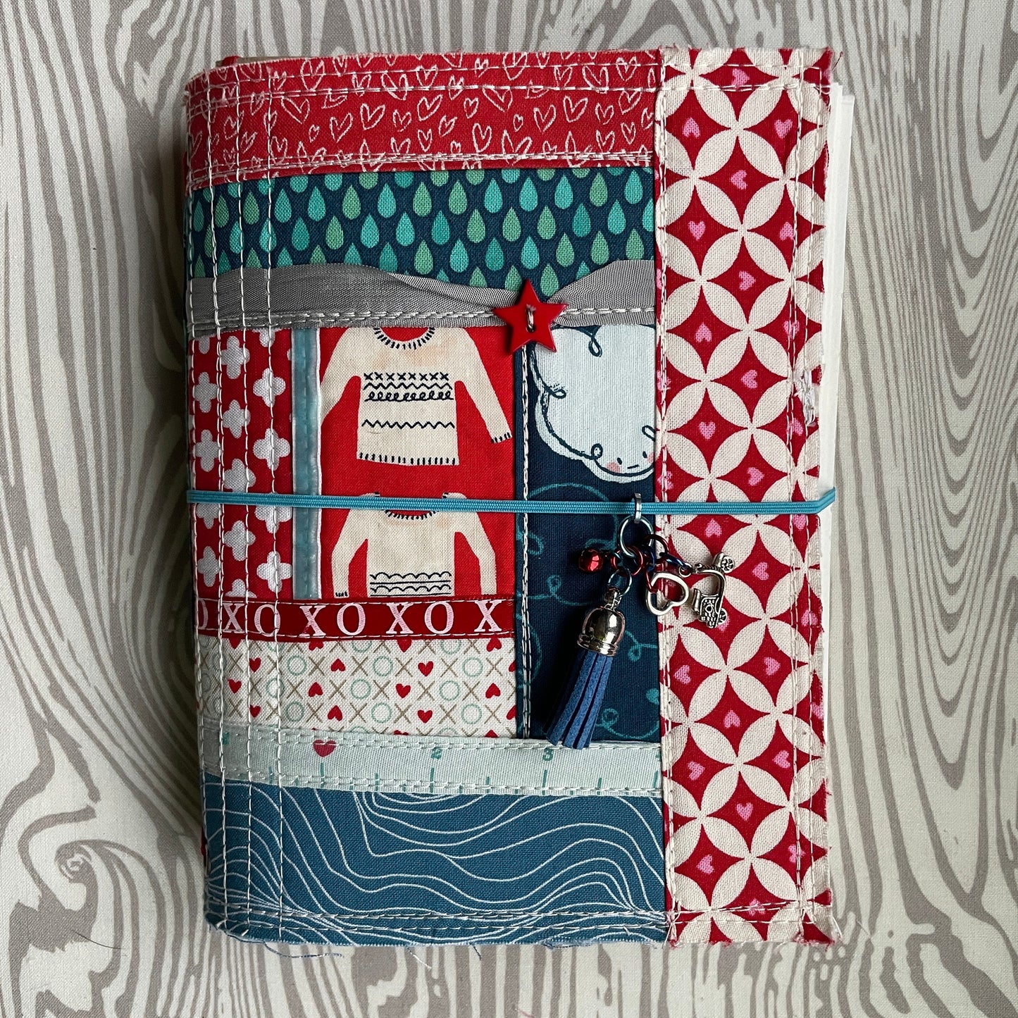Sweater Weather refillable watercolor journal | winter themed travelers notebook | quilted fabric fauxdori | kawaii mixed media sketchbook