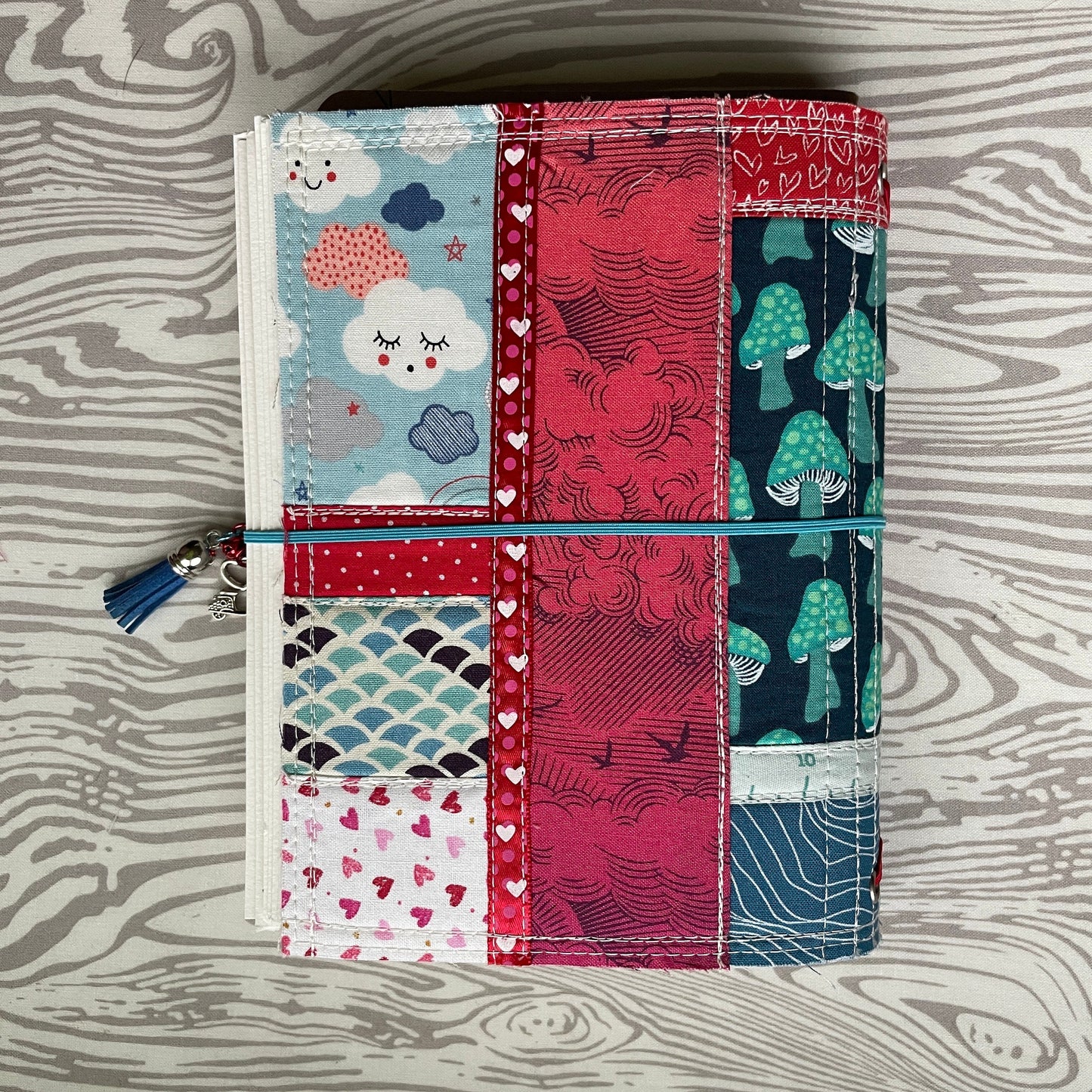 Sweater Weather refillable watercolor journal | winter themed travelers notebook | quilted fabric fauxdori | kawaii mixed media sketchbook