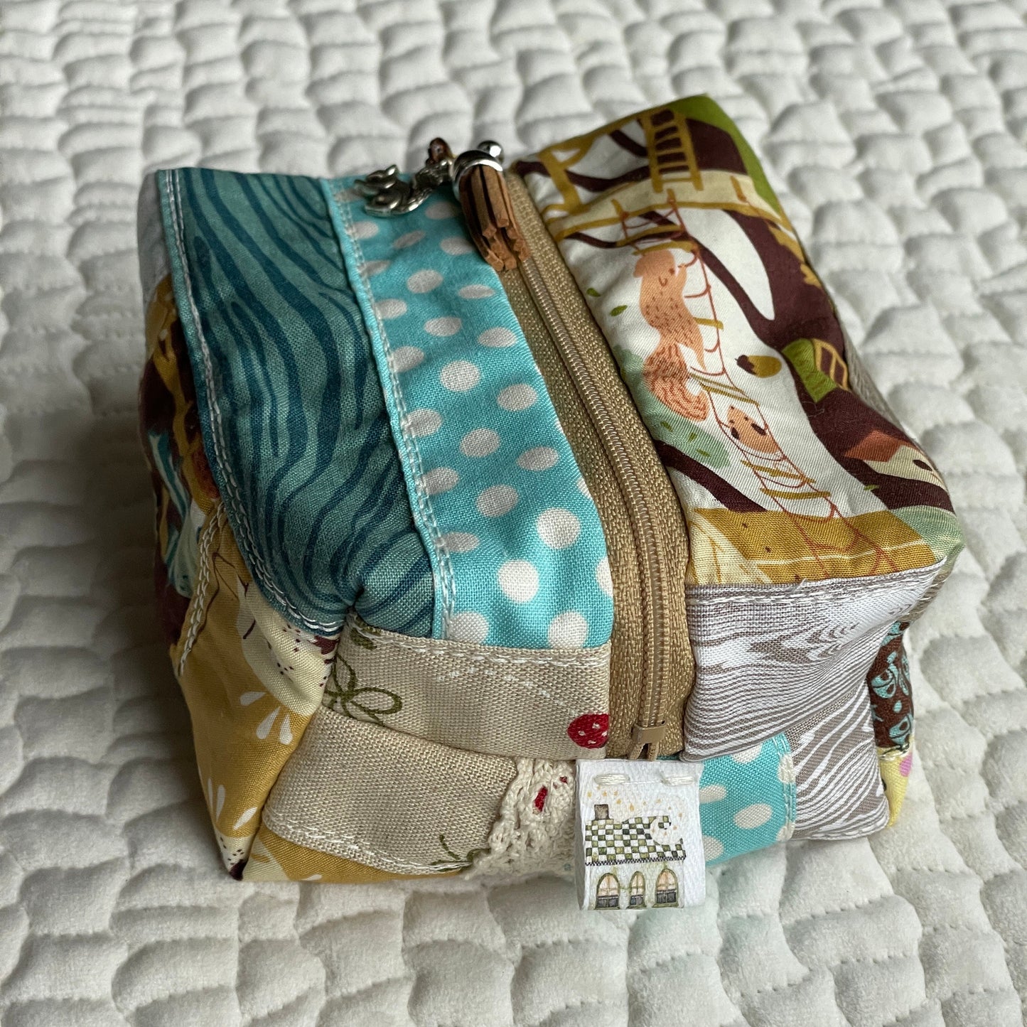 Journal Sidekick | quilted zipper pouch keeps your craft supplies handy | great for holding collectible cards or as a dice bag for gaming