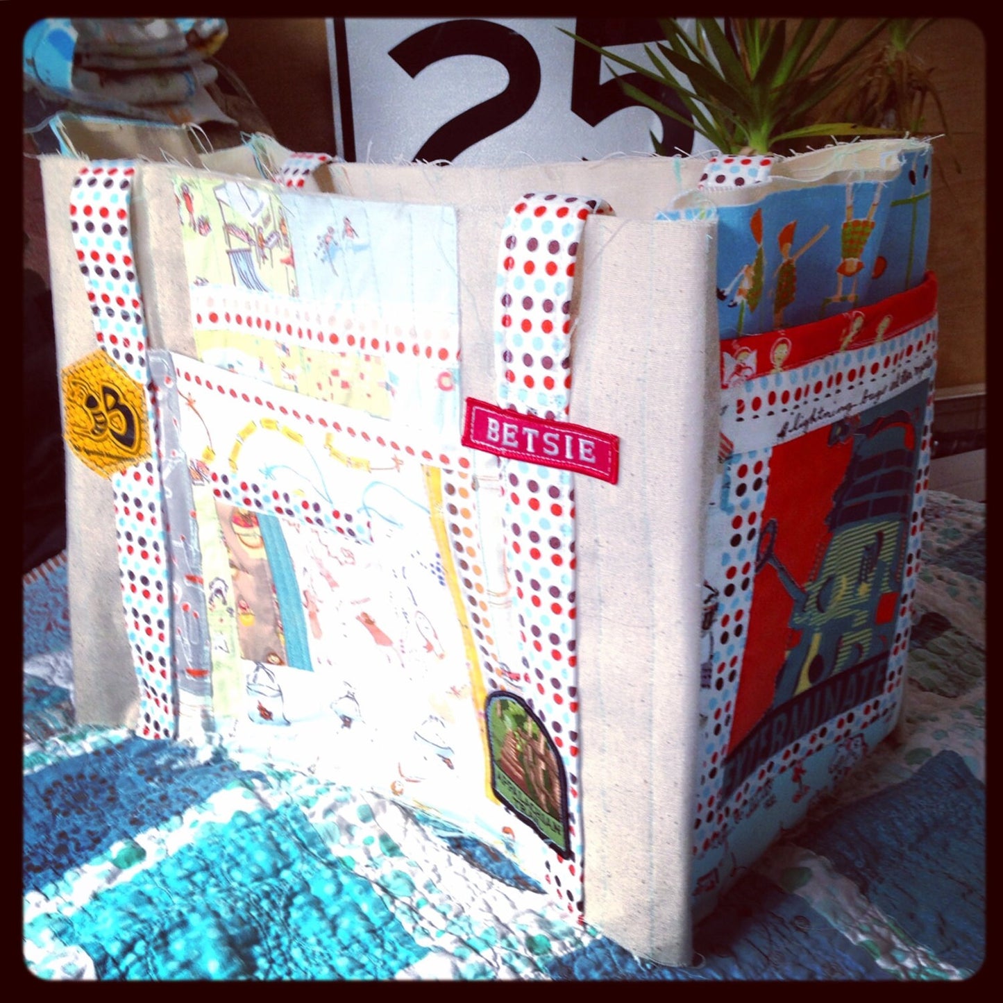 CUSTOM quilted travel bag : great tote for teachers | artists | sewists | knitters