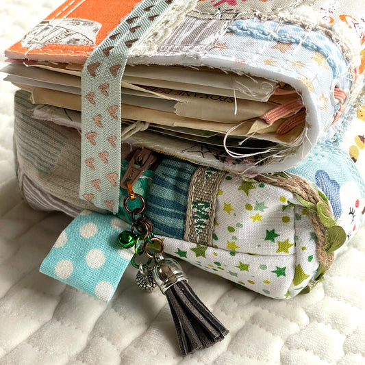 Journal Sidekick | quilted zipper pouch keeps your craft supplies handy | great for holding collectible cards or as a dice bag for gaming