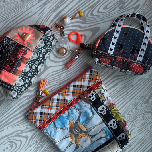 Creepy Cute Halloween Zipper Pouch | spooky patchwork zipperpouch in traditional orange / black | great make-up or dice bag & travel sack